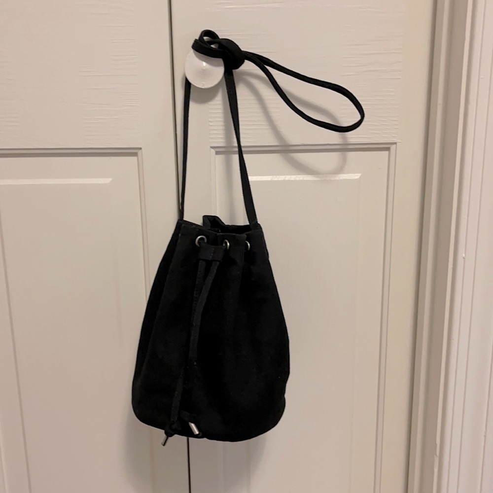 BAGGU Black Canvas Crossbody Bucket Bag